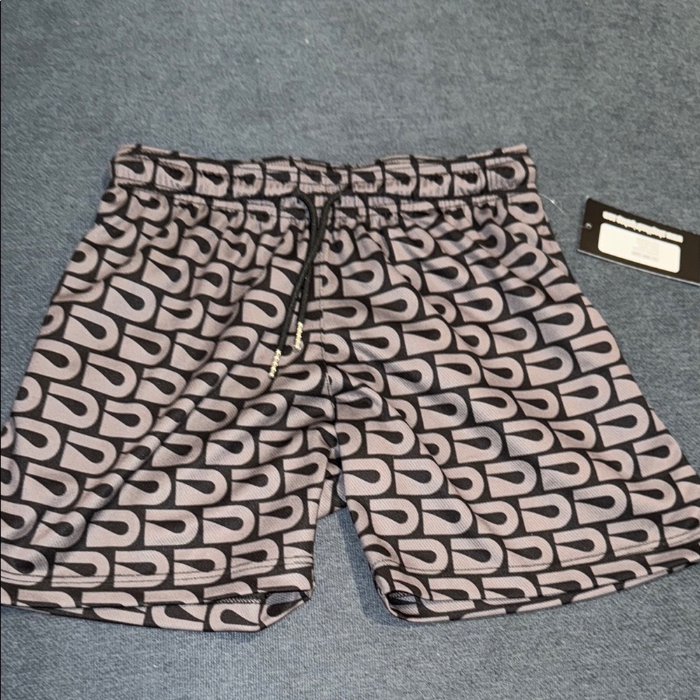 The drip shop BRAND NEW